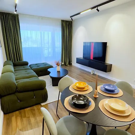 House I * 布加勒斯特