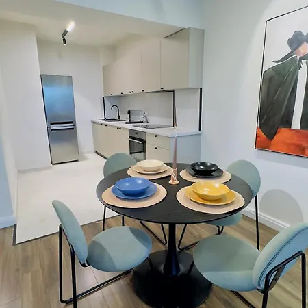 House I * 布加勒斯特