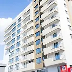Apartman House I *